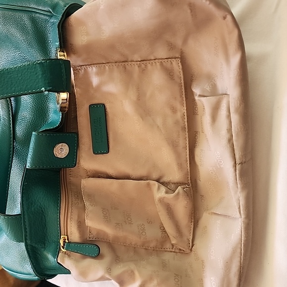 Michael Kors Fulton Hobo shoulder bag in green - Picture 11 of 11